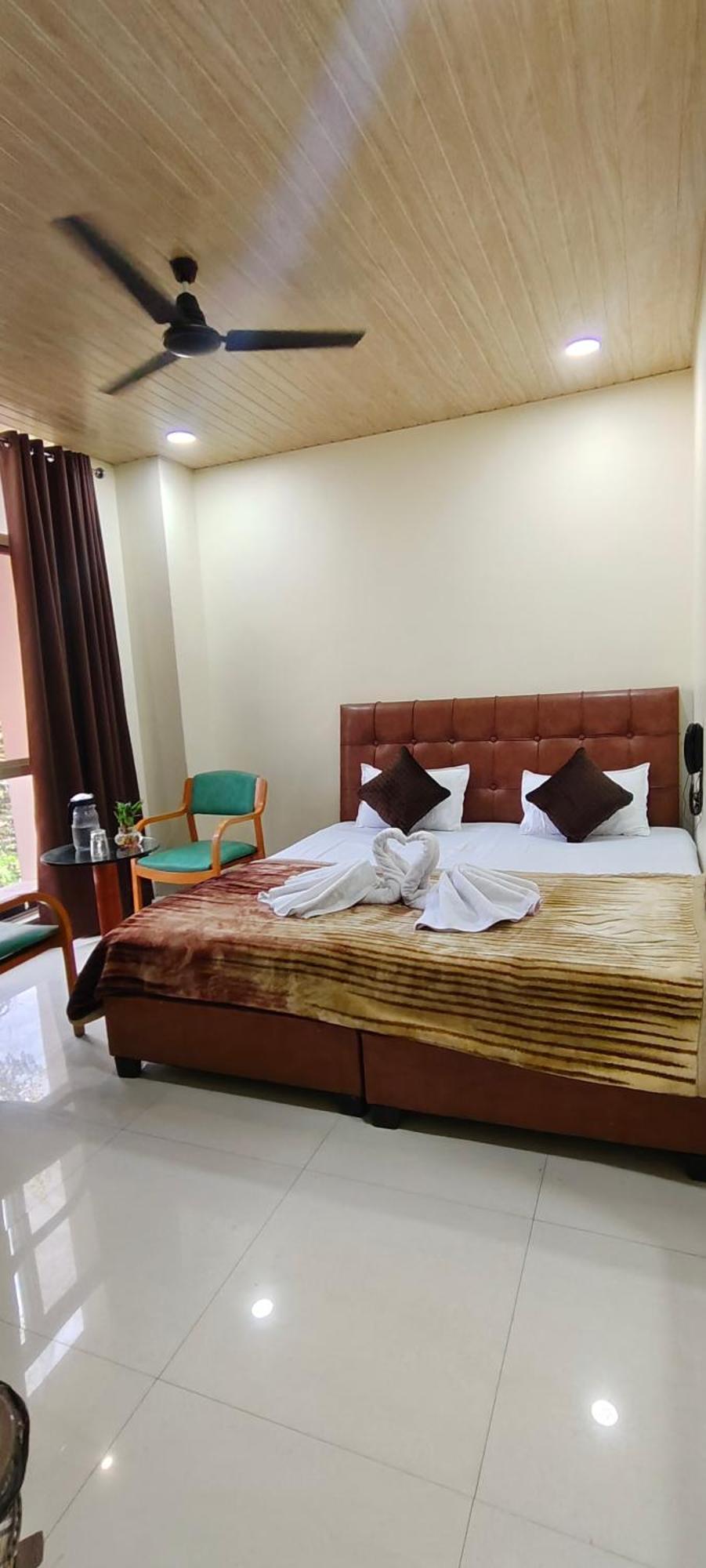 Shri Shiv Ganga Bhakt Niwas Hotel Ujjain Exterior photo