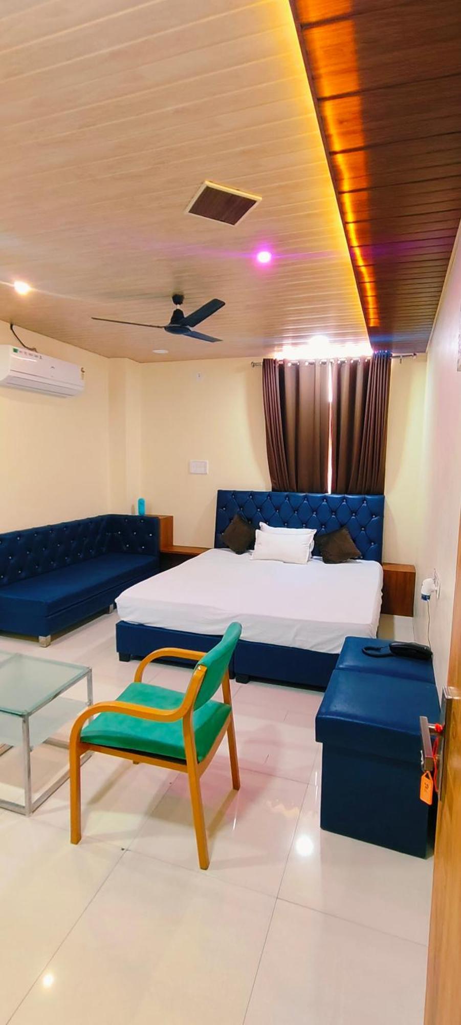 Shri Shiv Ganga Bhakt Niwas Hotel Ujjain Exterior photo