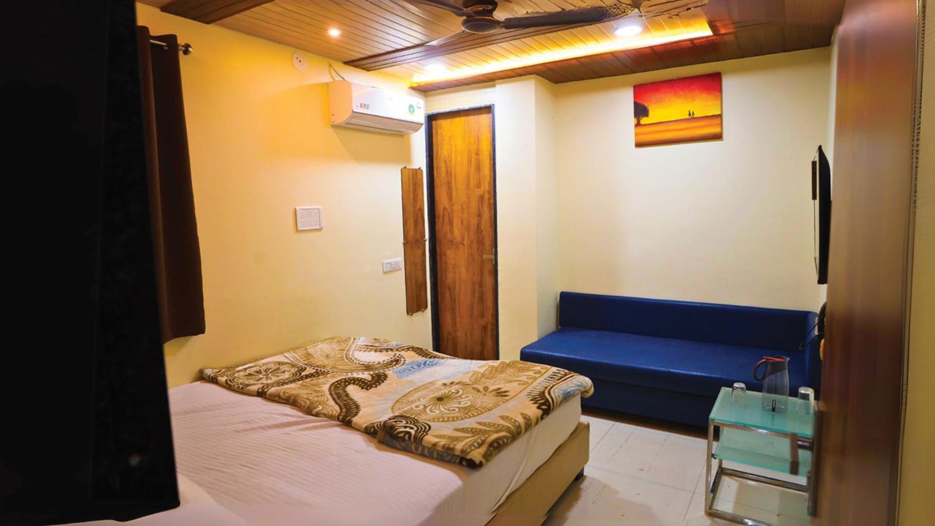 Shri Shiv Ganga Bhakt Niwas Hotel Ujjain Exterior photo