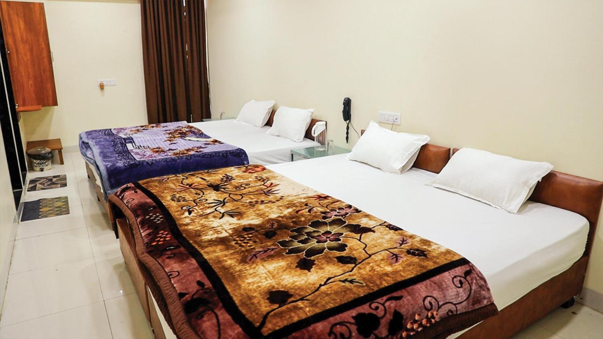 Shri Shiv Ganga Bhakt Niwas Hotel Ujjain Exterior photo
